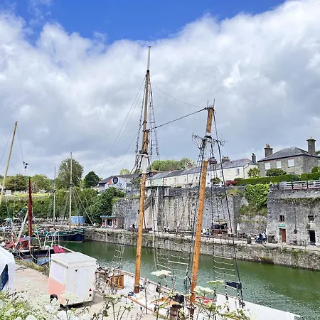 Blue Haze - Family With Private Access * Charlestown (Cornwall)
